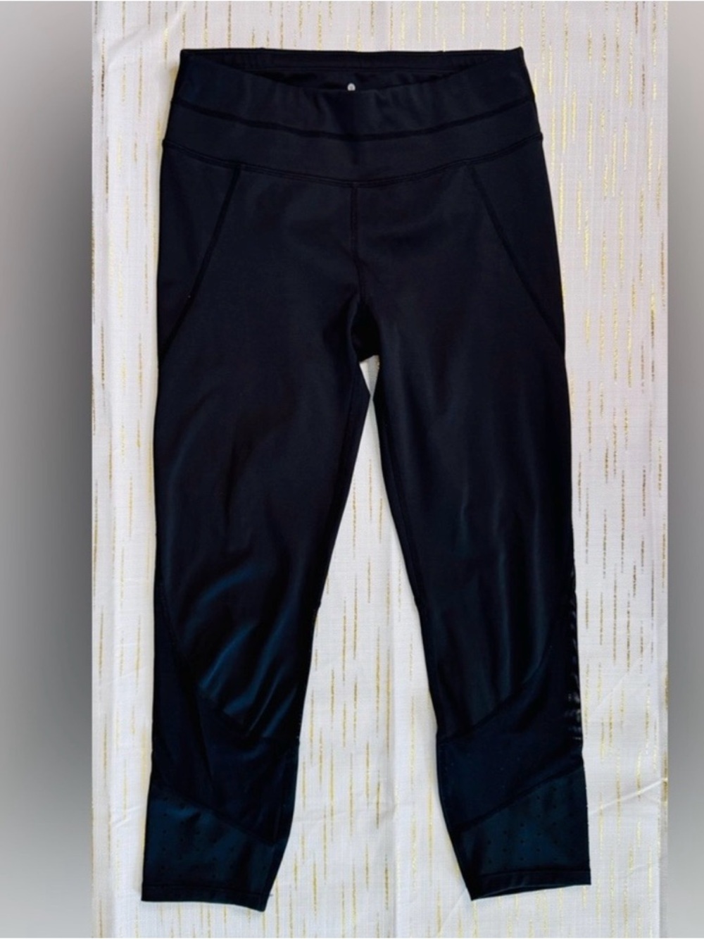 Athleta Mesh Bottom Black Capri Leggings